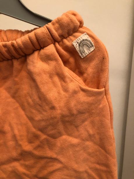 Meruňkové tepláky s kapsami, 92