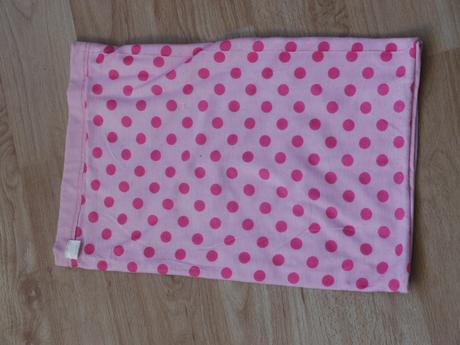 Bavlneny nakrcnik oboustrany -ruzovy a s puntiky,