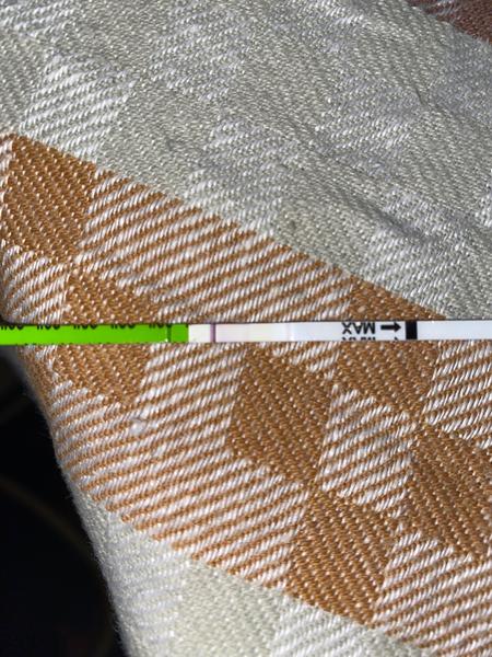 Slabounký duch na testu Pepino. Jsem těhotná?