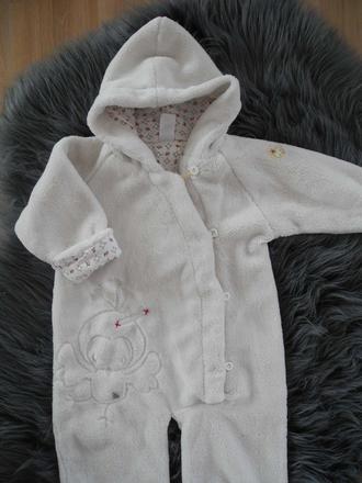 Chlupatá kombinéza, 68