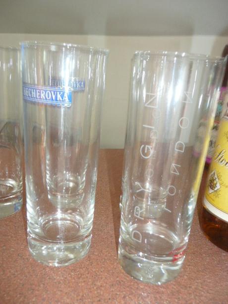 Skleničky rum whisky becherovka logo s logem,