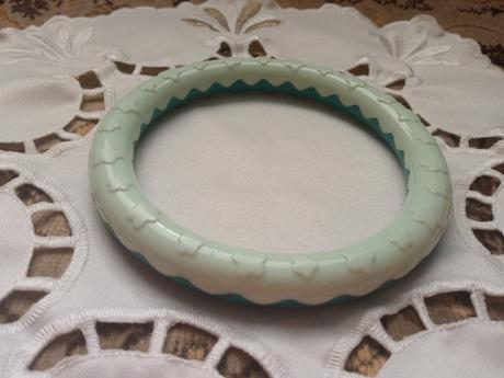 Chrastítko kulaté, 