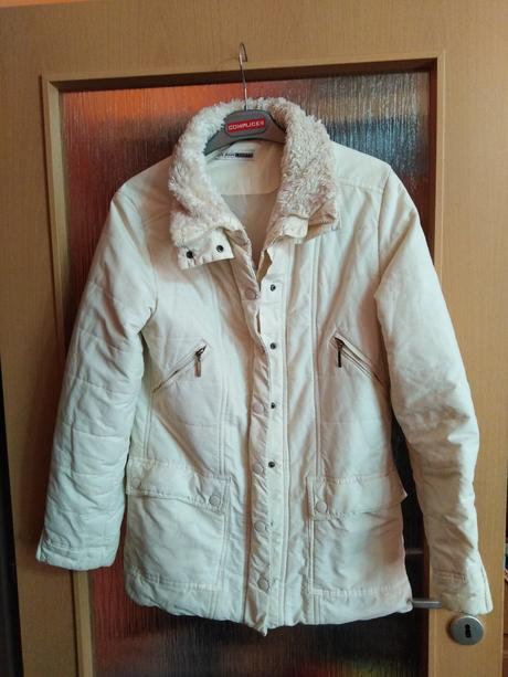 Dámský kabát s kožíškem, 38