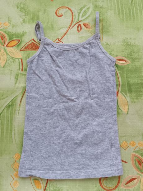 Dívčí košilka, 104