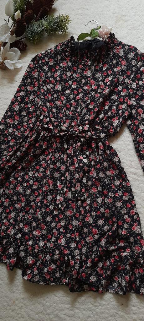 Květované šaty s vázacím páskem, l