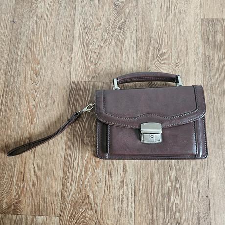 Pánská kožená taška se zámkem,