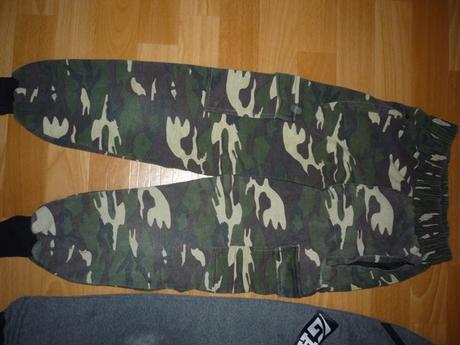 2x tepláky vel 128-134, cena za oboje, 128