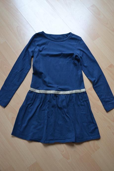 Šaty se zlatou stuhou, tchibo,134