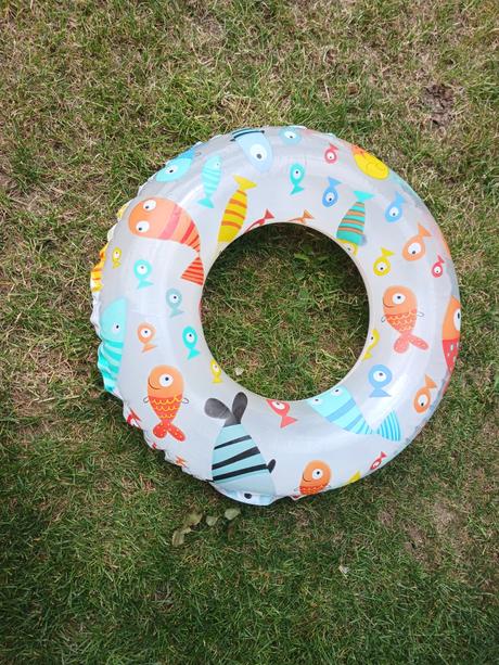 Kruh na plavání střední,