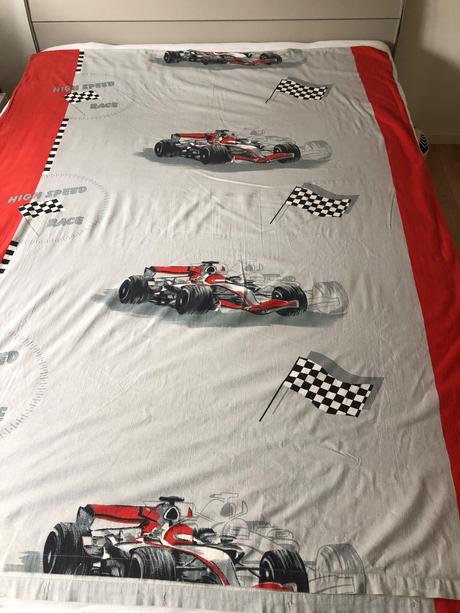 Ložní prádlo s motivem závodních vozů formule 1 pr, 