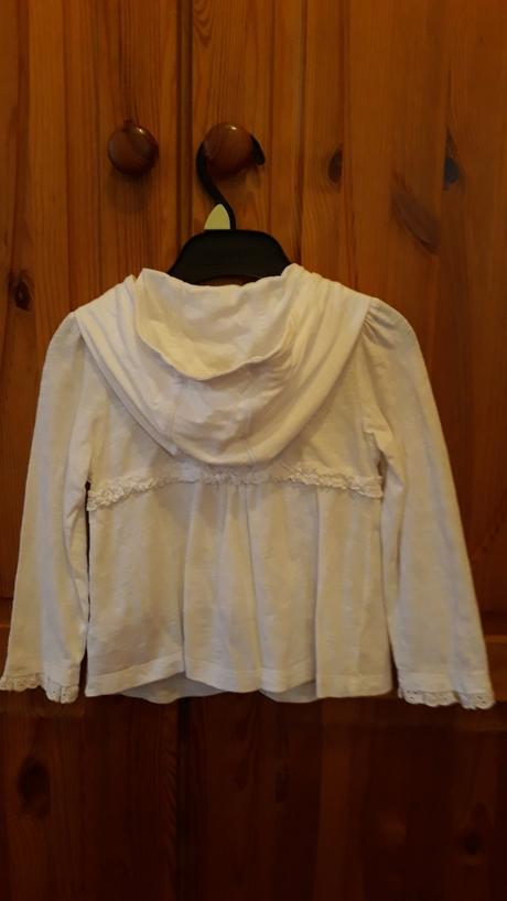 Mikinka s volánky, next,86