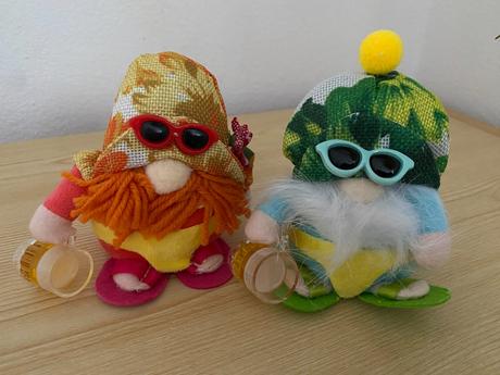 2x nový party skřítek s pivem a slunečními brýlemi, 