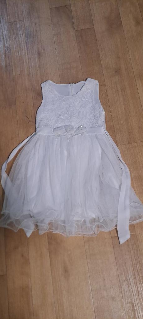 Družičkovské šaty, 128