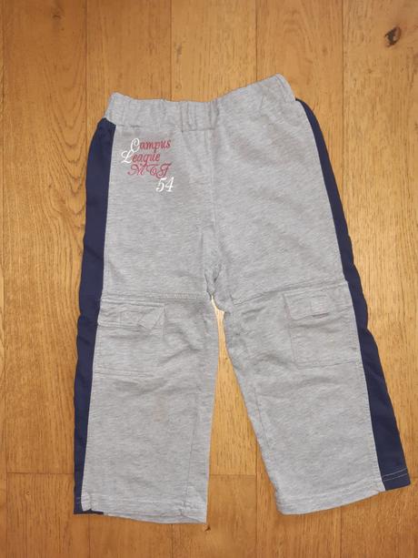 Šedé tepláky, 104