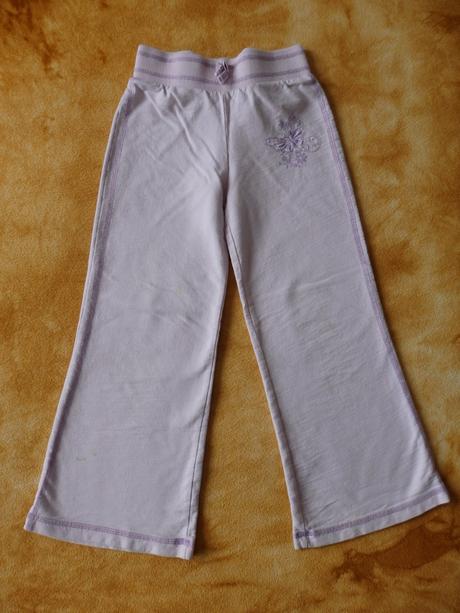 Růžové tepláky, tu,122