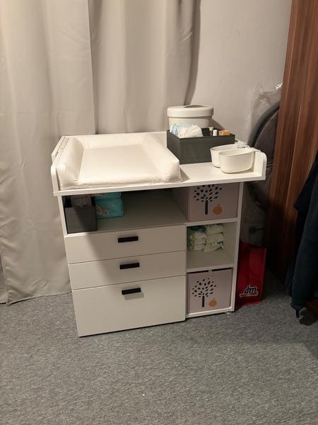 Kde pořídit nízké organizátory do přebalovacího pultu SMÅSTAD?