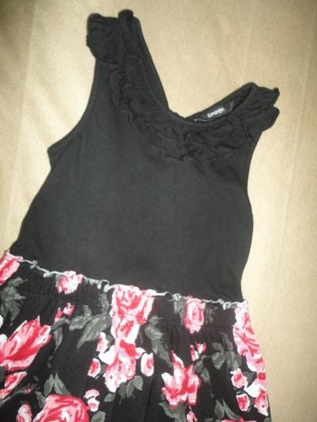 Krásné šaty george, vel. 6/7 let, mini vada očko, george,116