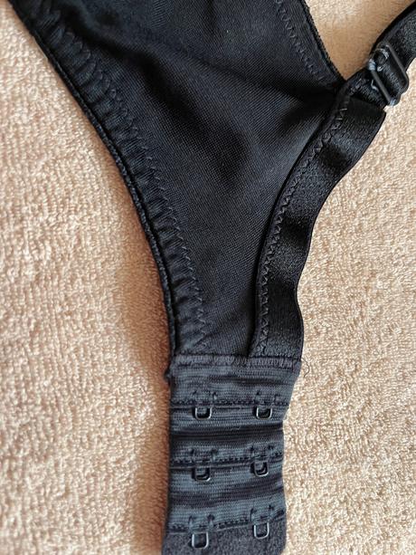 Bílá podprsenka 85 d + černá zdarma, 85d