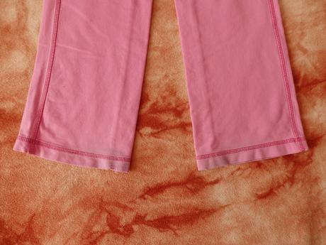 Růžové tepláky s korunkou, 134