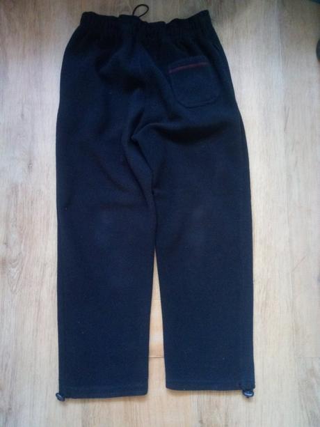 Fllesové tepláky, 140