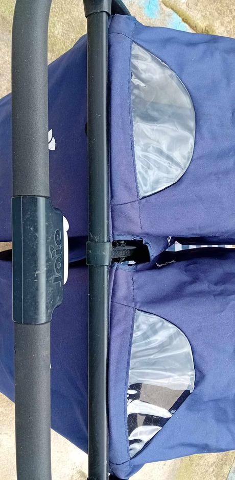 Dvojkočár ( dvojgolfky), joie