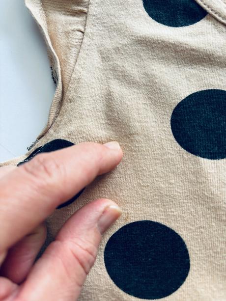 Ob/ šaty tmavě béžové - v.6/7 let, primark,122