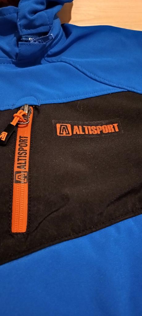 Soft modrá bunda, 134