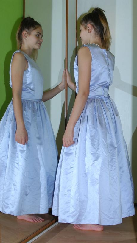 Společenské slavnostní plesové šaty i pro družičku, 176