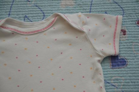 bílé body s hvězdičkami a srdíčky, kids,86