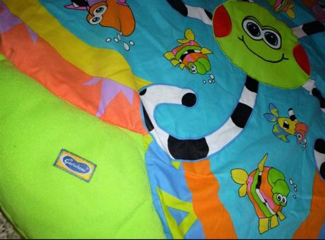 Hrací deka a mantinel do postýlky,