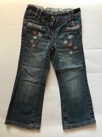 Džíny s motýlky, next,104
