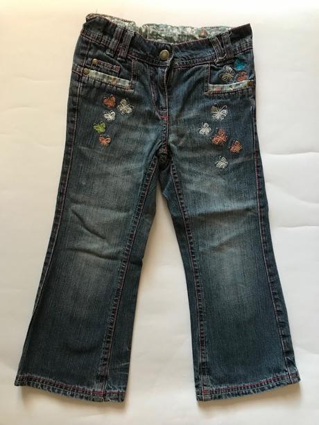 Džíny s motýlky, next,104