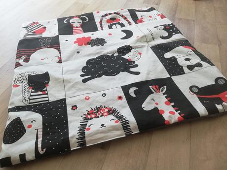Deka v kontrastu zvířátka,