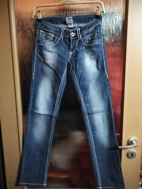 Dámské rifle bokovky, 26