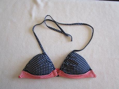 Horní díl plavek, zavazovací vzadu i za krkem, s