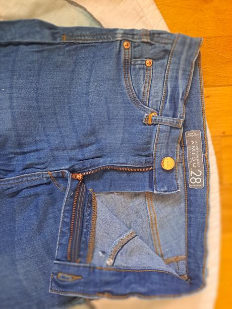 Džíny, amisu,28