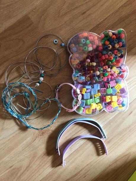 Koralky na navlekani,