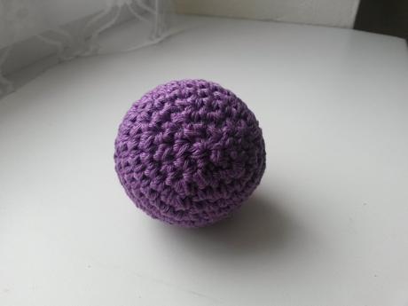 Háčkovaný míček 6,5 cm,