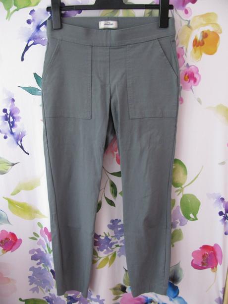 Elastické olivově zelené přiléhavé kalhoty, tchibo,38