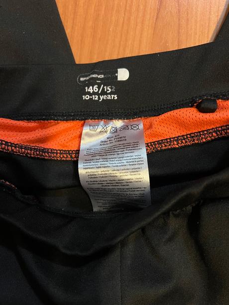 6 ks oblečení vel. 134/140, 122–134