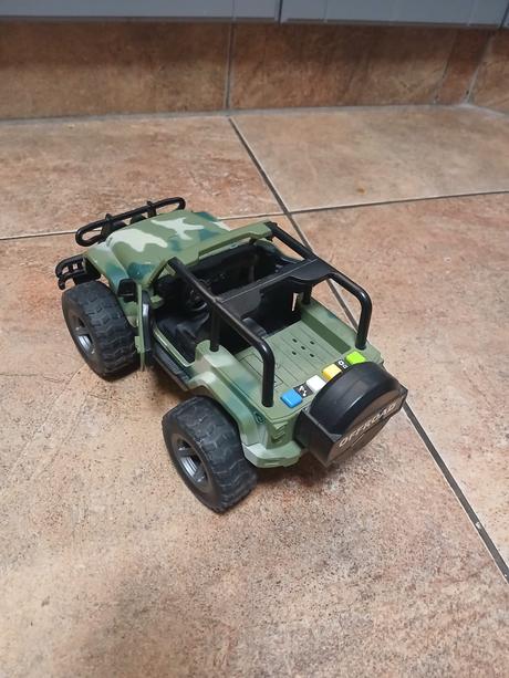 Vojenské auto se zvuky, 