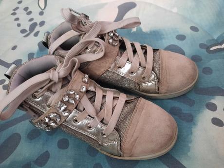 Tenisky s kamínky, baťa,33