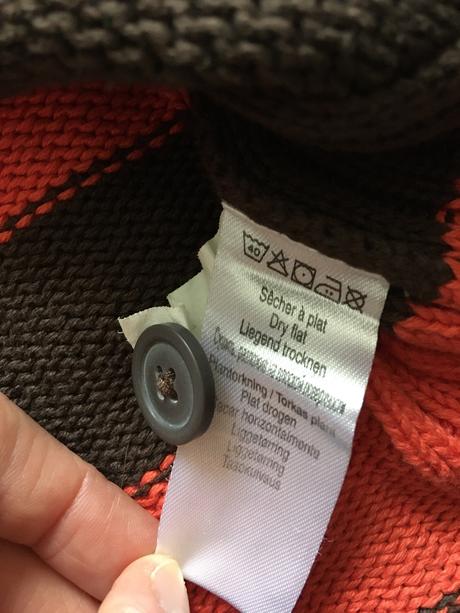 Hnědo-oranzově prouhovaný svetr (vel. 134/140), 134