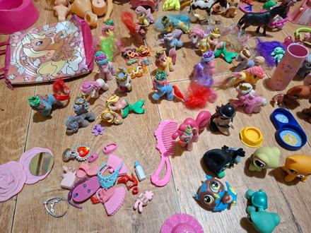 Pejsci,koníci,barbinky, 