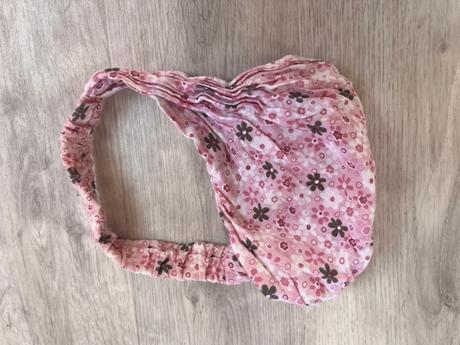 Šátek na hlavu, 122