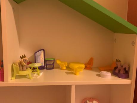 Drevená polička - domček, 