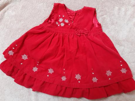 Sváteční šaty, 74