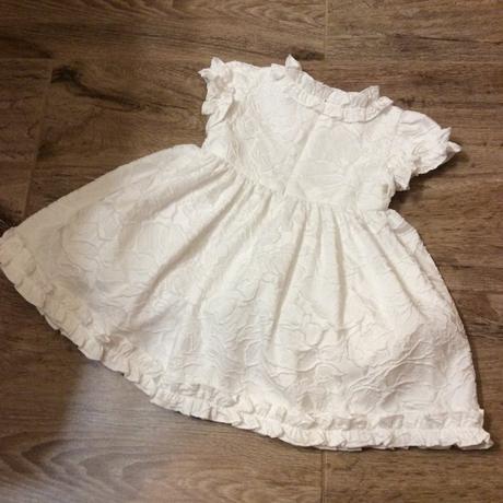 Slavnostní šaty se vzorem a mašlí, 86