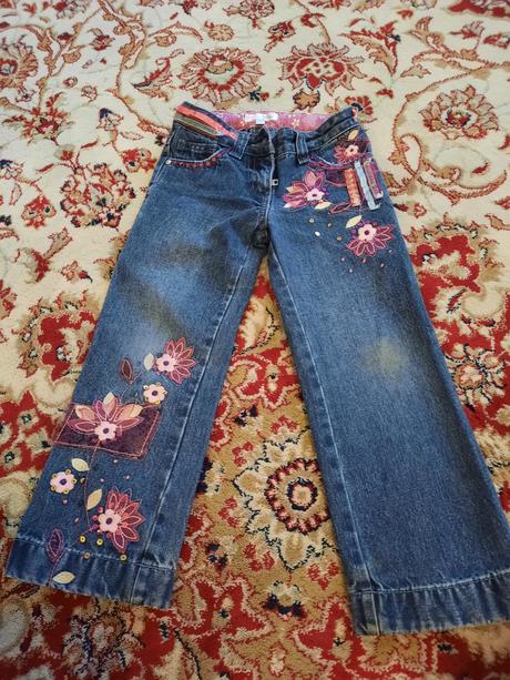 Džíny s květinami, 104