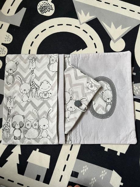 Plenkovník a obal na očkovací průkaz, 